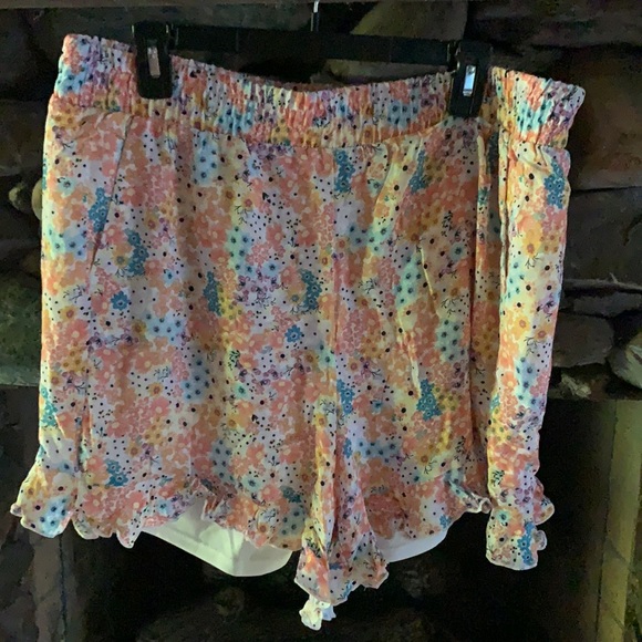 Floral shorts - Picture 1 of 2